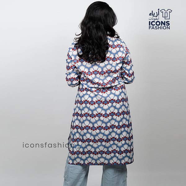Women-blue-printed-straight-kurti-with-round-neck-and-3-4-sleeves-casual-daily-wear-ethnic-top
