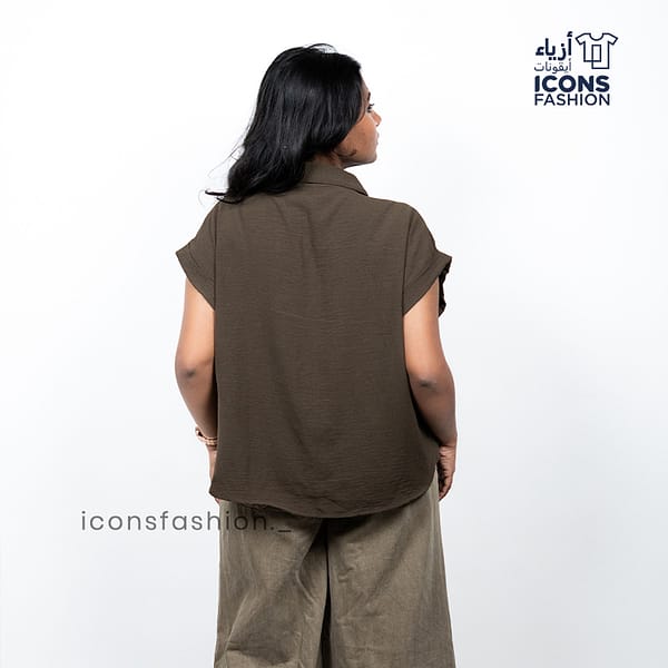 Woman-oversized-Taupe-green-button-down-shirt-with-short-sleeves-and-front-pockets