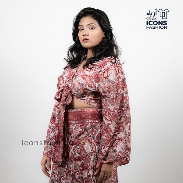 Women-rose-pink-paisley-printed-crop-top-and-flowy-pants-co-ord-set-with-tie-up-detail