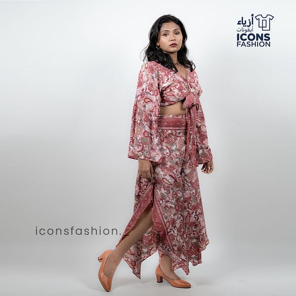 Women-rose-pink-paisley-printed-crop-top-and-flowy-pants-co-ord-set-with-tie-up-detail