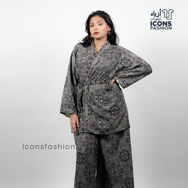 Women-grey-paisley-printed-halter-neck-crop-top-pants-co-ord-set-with-matching-shrug