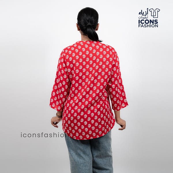 Red-printed-tunic-top-with-mandarin-collar-and-three-quarter-sleeves