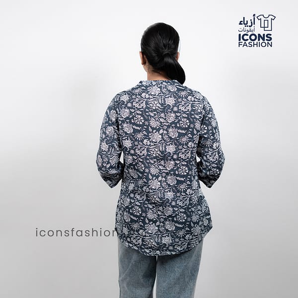 Grey-floral-printed-tunic-top-with-mandarin-collar-and-three-quarter-sleeves