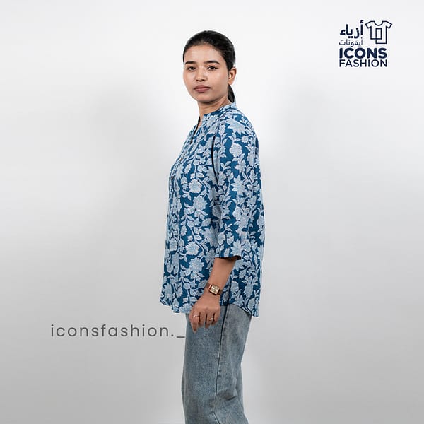 Blue-floral-printed-tunic-top-with-mandarin-collar-and-three-quarter-sleeves