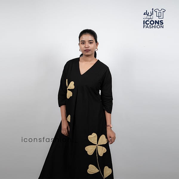 Women-black-printed-kurta-co-ord-set-with-v-neck-and-straight-pants
