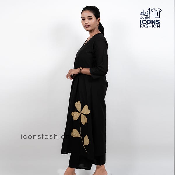 Women-black-printed-kurta-co-ord-set-with-v-neck-and-straight-pants