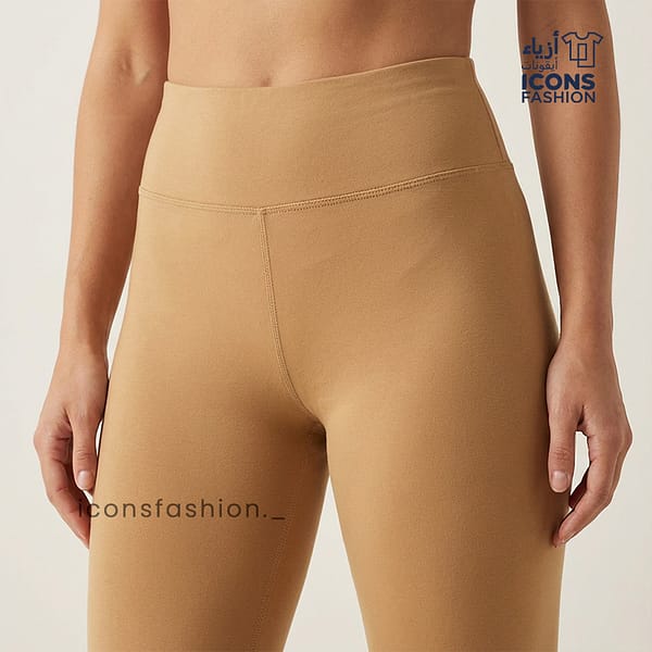 Woman-beige-ankle-length-leggings